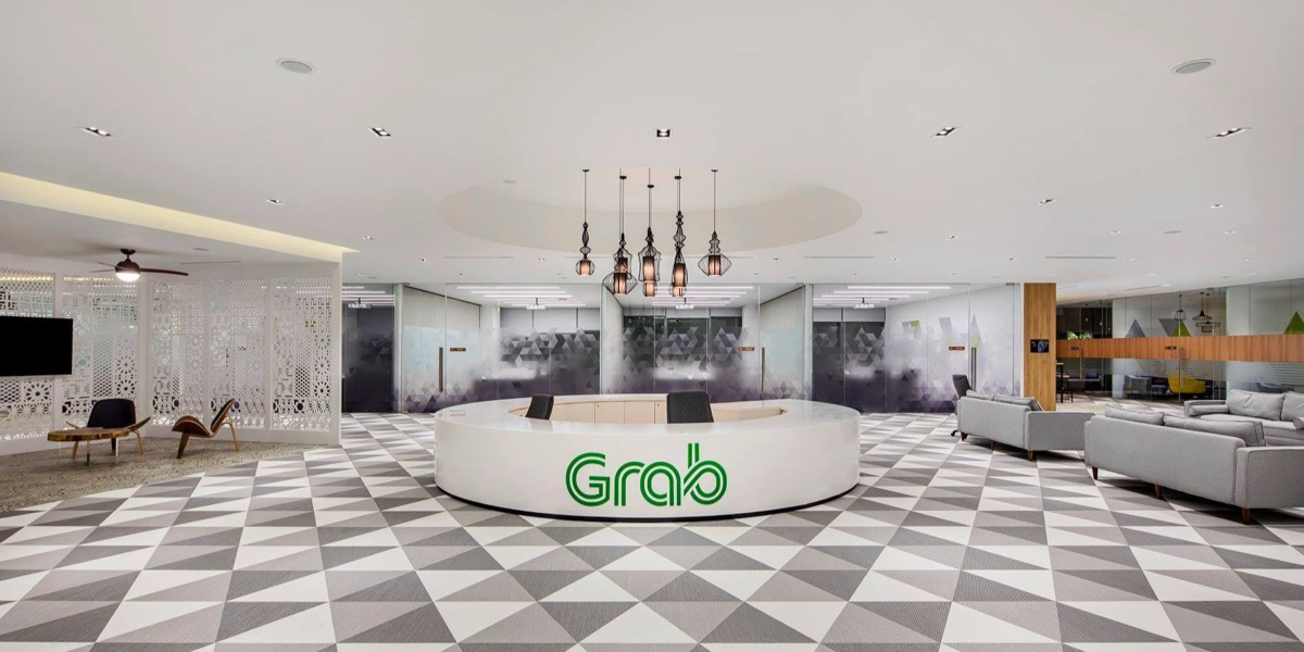 Collaborative seating and circulation in the Grab Singapore office